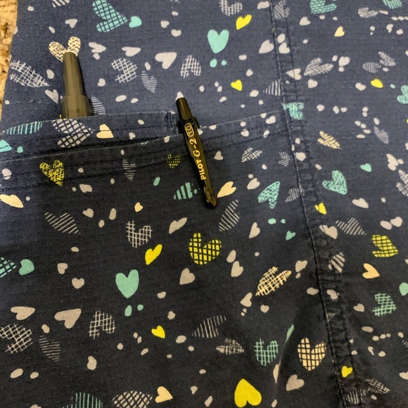 SOLD💙Heartsoul Scrub Top - Picture 4 of 6